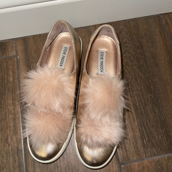 Steve Madden poof shoe - Picture 2 of 4